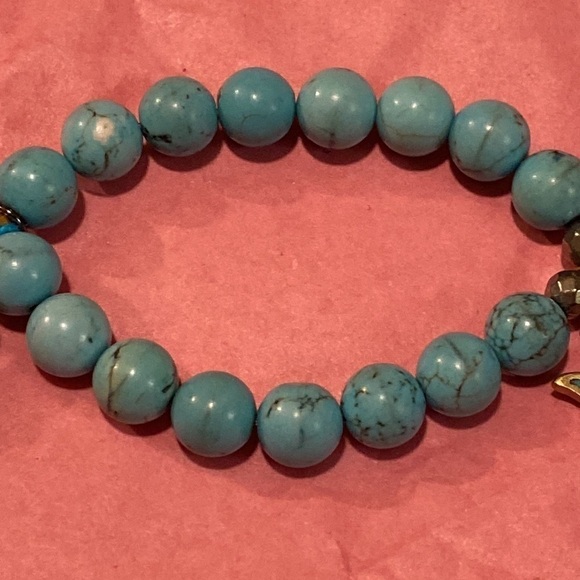 NWT Beaded Bracelet with Charm - Picture 2 of 4